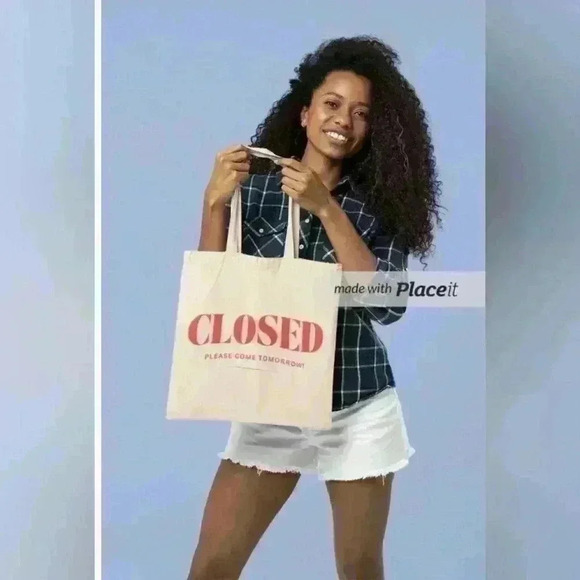 closed in red tote fashionable fashion tote bag - Picture 2 of 3